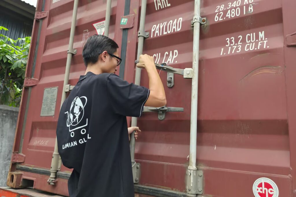 Container Loading & Port Logistics