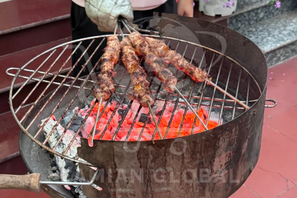 Excessive smoke, heavy ash drift, or dangerous sparking can ruin fine-dining atmospheres