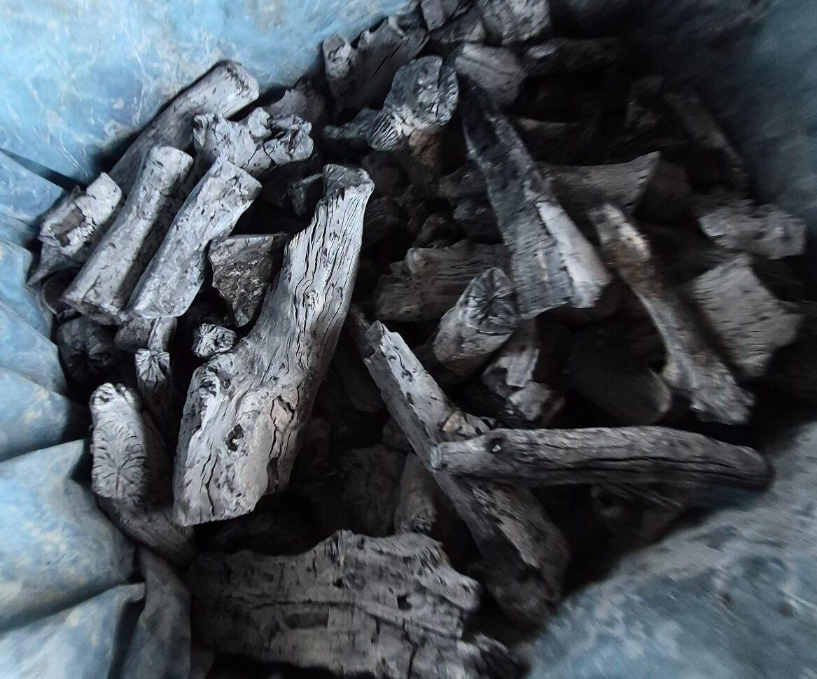 How to Store Binchotan Charcoal: Prevent Moisture & Reuse 2 Airtight containers and desiccants for storing Binchotan charcoal