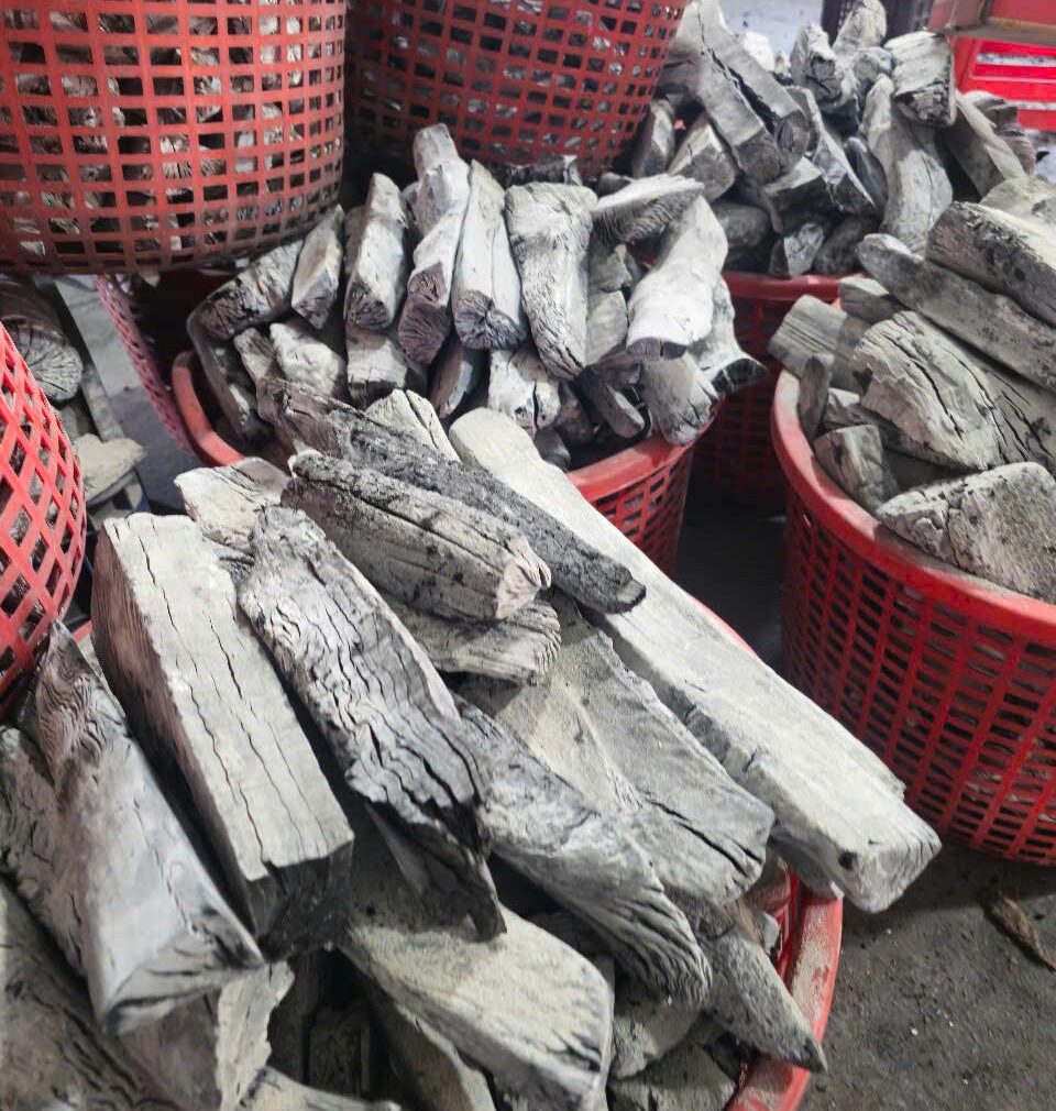 How to Store Binchotan Charcoal: Prevent Moisture & Reuse 3 Store Binchotan Charcoal in dry conditions to maximize charcoal reuse and quality